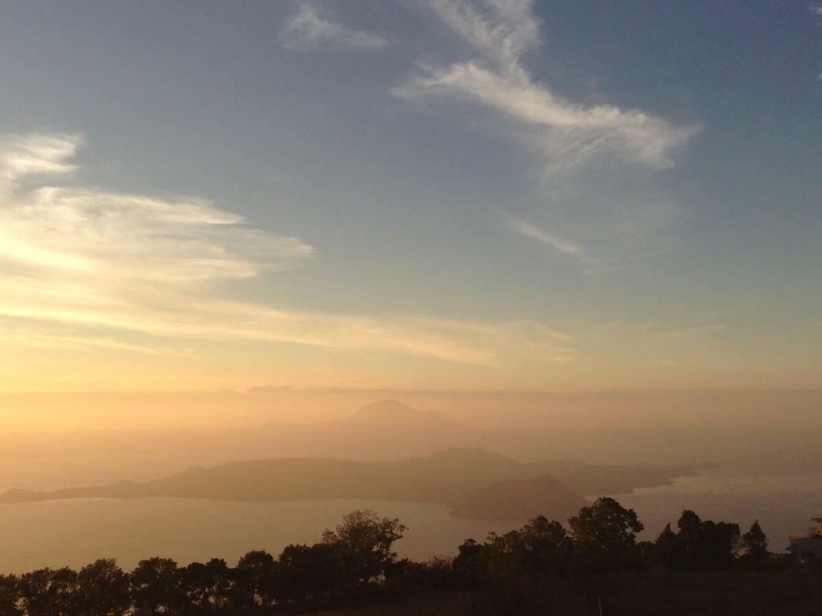 A Breath Taking View Of Taal Lake & Volcano Tagaytay City Екстериор снимка