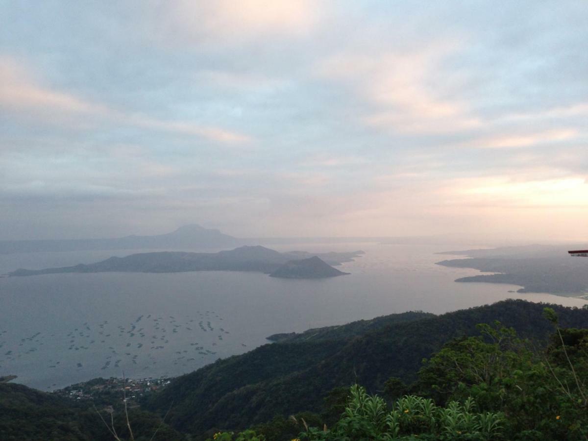 A Breath Taking View Of Taal Lake & Volcano Tagaytay City Екстериор снимка